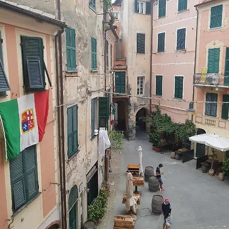 Apartment La Casa Del Pinguino - In The Center With Ac Monterosso al Mare